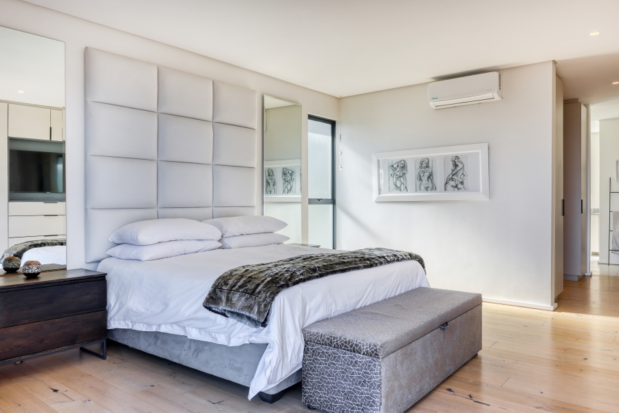 3 Bedroom Property for Sale in Sea Point Western Cape
